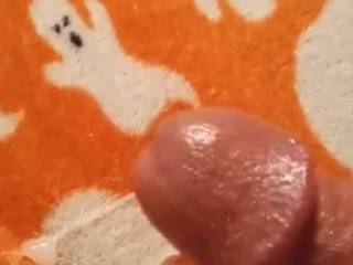 I needed to cum so I thought why not record it and show it to people. I love being watched if anyone is interested.