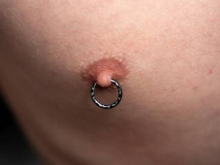 I used to wear this ring on the dick frenulum.