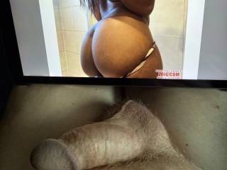 Aya2001 ~ “Your view of you catch me before I shower!”