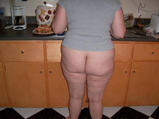 got a request to show wifes ass..here she is searving friends lunch