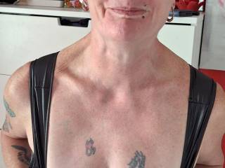 Boob's slipped out whoops