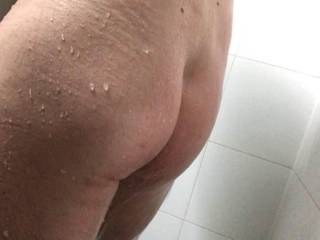 wet shower ass