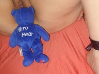Wish I was as lucky as that bear...live to bury my face between your thighs and eat your pussy.
