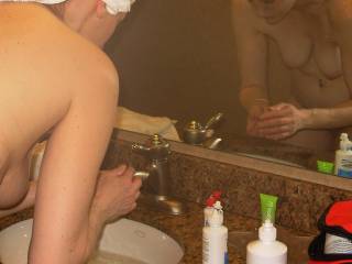 5 pics today from the hotel bathrom! :-)  Like what you see in the mirror? :-)