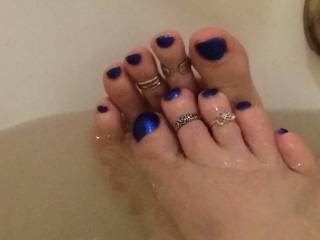 beautiful toes with rings,  wish lick them