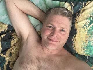 Lazy nude Saturday! Just hanging out.