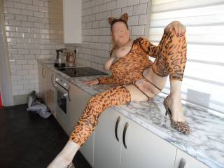 hi all
I do hope you are enjoying the view, 
horny comments welcome
mature couple