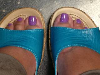 Someone wanted my to see my teal open toes shoes and polish of the week, lol.