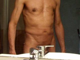What a tease.......hiding behind the tap!!😜