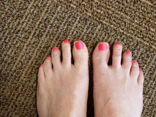 Toes without Toe Rings...