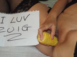 nobbly sweetcorn dribbling in cum