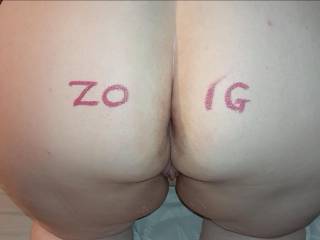 Do you like my big sexy ass? What would you do if you had the chance? Love to hear your thoughts ladies, couples and gents....don\'t be shy now ☺️ 😘 MrsL xx