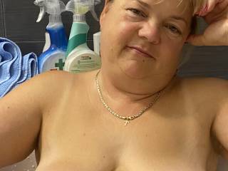 I love those saggy tits with those big nipples
