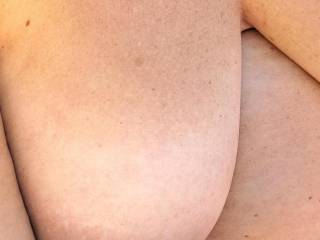 I would like to know if anybody know me by name or now who i am, it makes me so horny if that would be the case ❤️😘
And please tell me what you thing of my body  be honest.