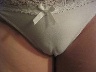 Yeah, I agree, very nice camel toe, makes my mouth water!