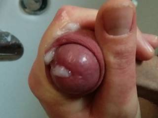 Wow cum and welcome the new year 
Mmmmmi with that had been my hand on you very nice cock