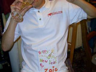 Seeing in the New Year in Zoig Chat ... Happy New Year .. ROCK ON ZOIG!... OK now to the serious bit - who stole my pants???