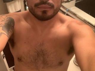 Single looking fwb