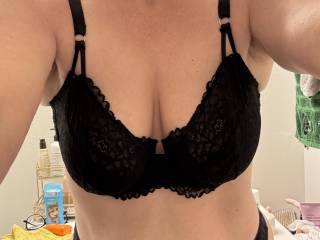 Showing off the black bra with those amazing boobs in them