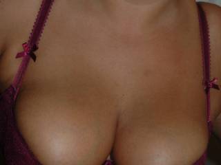 Just showing off my cleavage! Do you like??