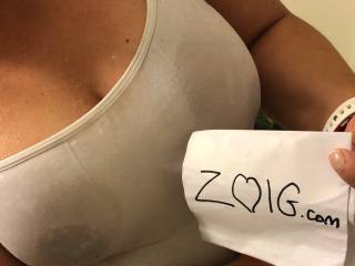 Big tits
Wet t shirt
Latina
