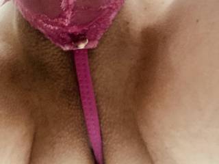 Can I sit in you face I’m my little pink GString 💋💋👿 Xx