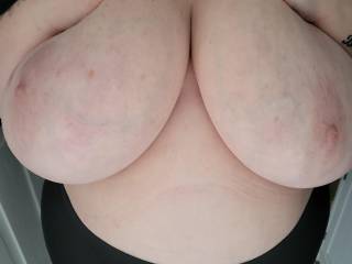 Who likes my big milf tits