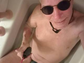 Take a bath pump up my Cock.