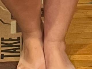 Who likes feet I have a foot fetish.
Sexiest feet ever leave a comment.