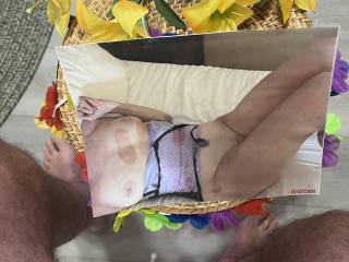 Mrs wellhungtonge69 getting her mature breast a nice spring cum shower 🍆💦💦💦