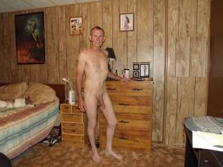just love being nude and love to trade nude pics