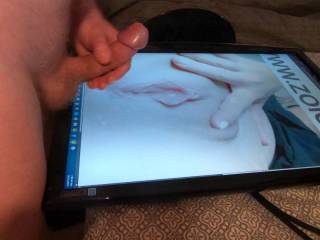 Theanalcouple Live tribute in the chat room.