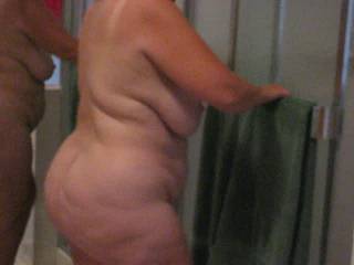 Oh what a very sexy thick body mmmmmmm I like to shower with you Mmmm