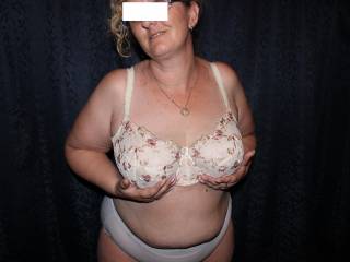 Bangable bra-bound bbw boobies!