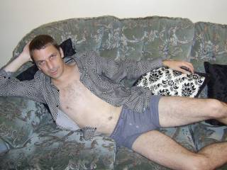 Omg i remember that sofa and if i had seen you sprawled out on it i would have come and joined you sexy ;) Looking good there Mr M hehehe mwahh xxxx