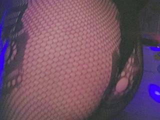Love fishnets.. love more when they\'re ripped off ravagely 💋