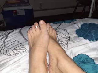 unpainted toes and they still look sexy and makes my cock so hard and turns me on