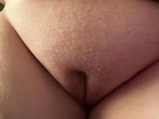 Just a simple picture of this pretty little pussy