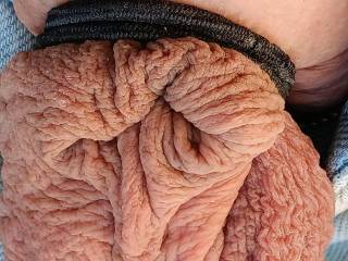 Who wants to play with my skin mmm