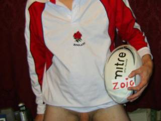hmmmm now then I know which balls i wanna tackle... you better be ready cos I can be rough but don't you worry I'll kiss it all better when I done with you x x x x damn hot sexy fella ..