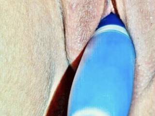 Pussy so tight it\'s holding onto the vibrator with a king fu grip