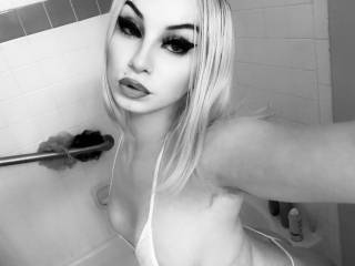 I think my make up is pretty cute don’t you?