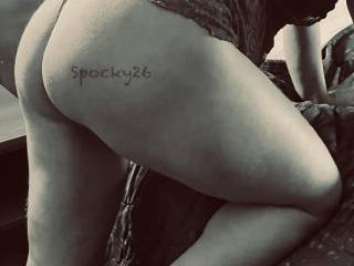 Wifey posing showing her butt