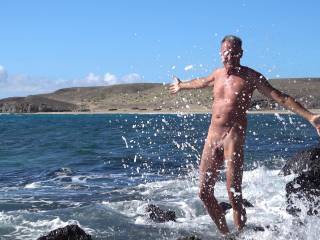First I let the waves splash...
