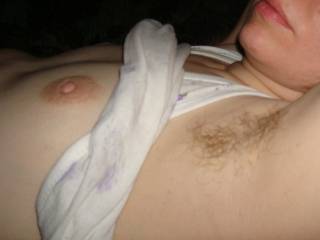 flat nipple and bushy underarm