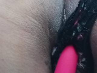 LOVE a finger in my ass while I vibrate my pussy~! Who'd like to put theirs in??