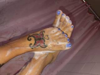 do u like my wet feet?