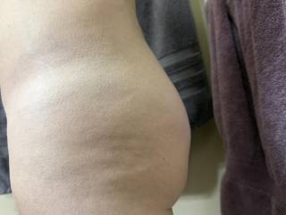 I love grabbing, squeezing and lifting this big, round, heavy ass.  Do you like her ass?