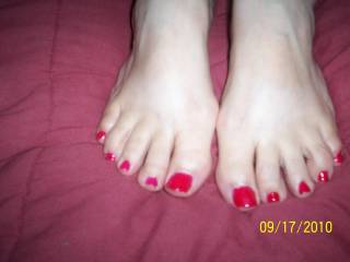 aren\'t they yummy like candy i suck and lick them and shes a foot model ummmmmm