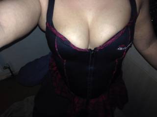 Quick boob pic of sexy misses